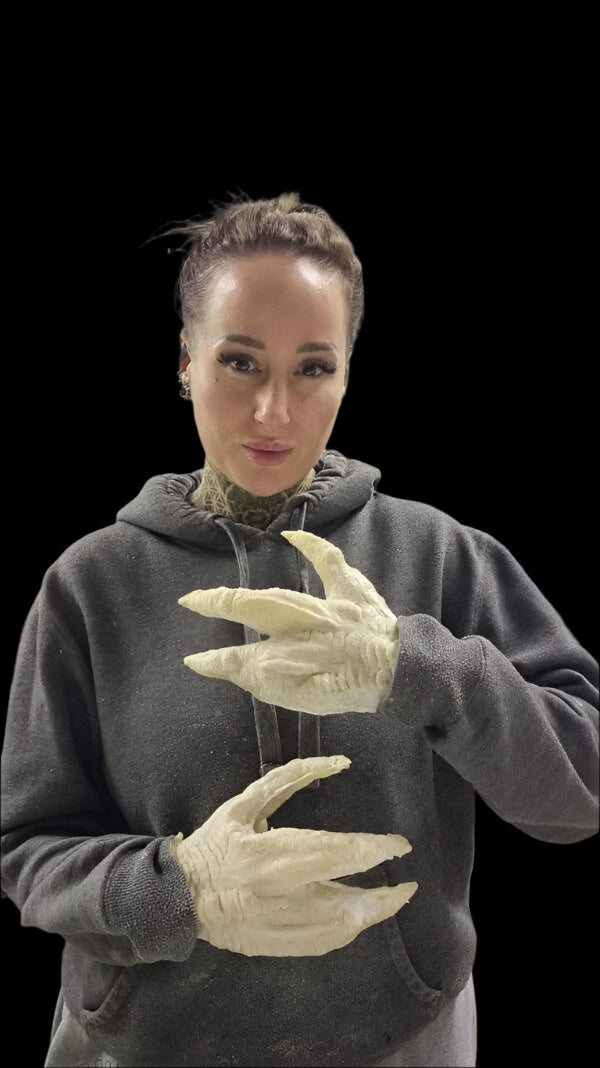 MALE REPTILE FULL HEAD WITH HANDS