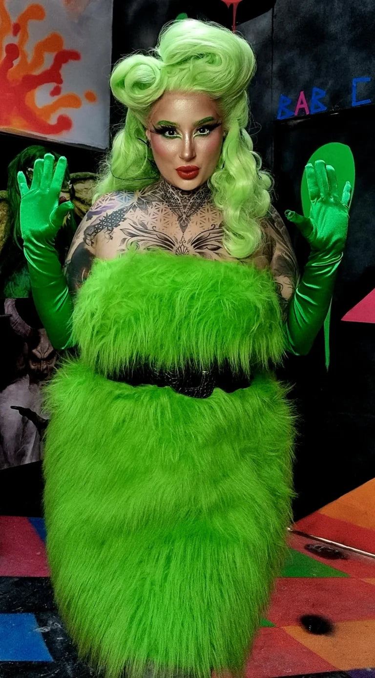 Mrs. Grinch Christmas faux fur fancy dress green costume.