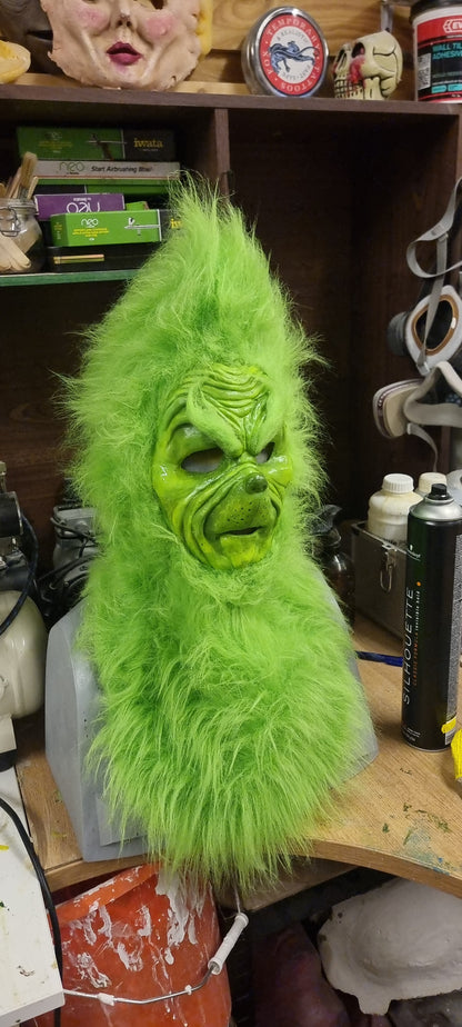 GREEN PULL-OVER GRINCH MASK WITH FUR HOOD