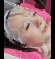 LEARN HOW TO DO YOUR OWN FACIALS