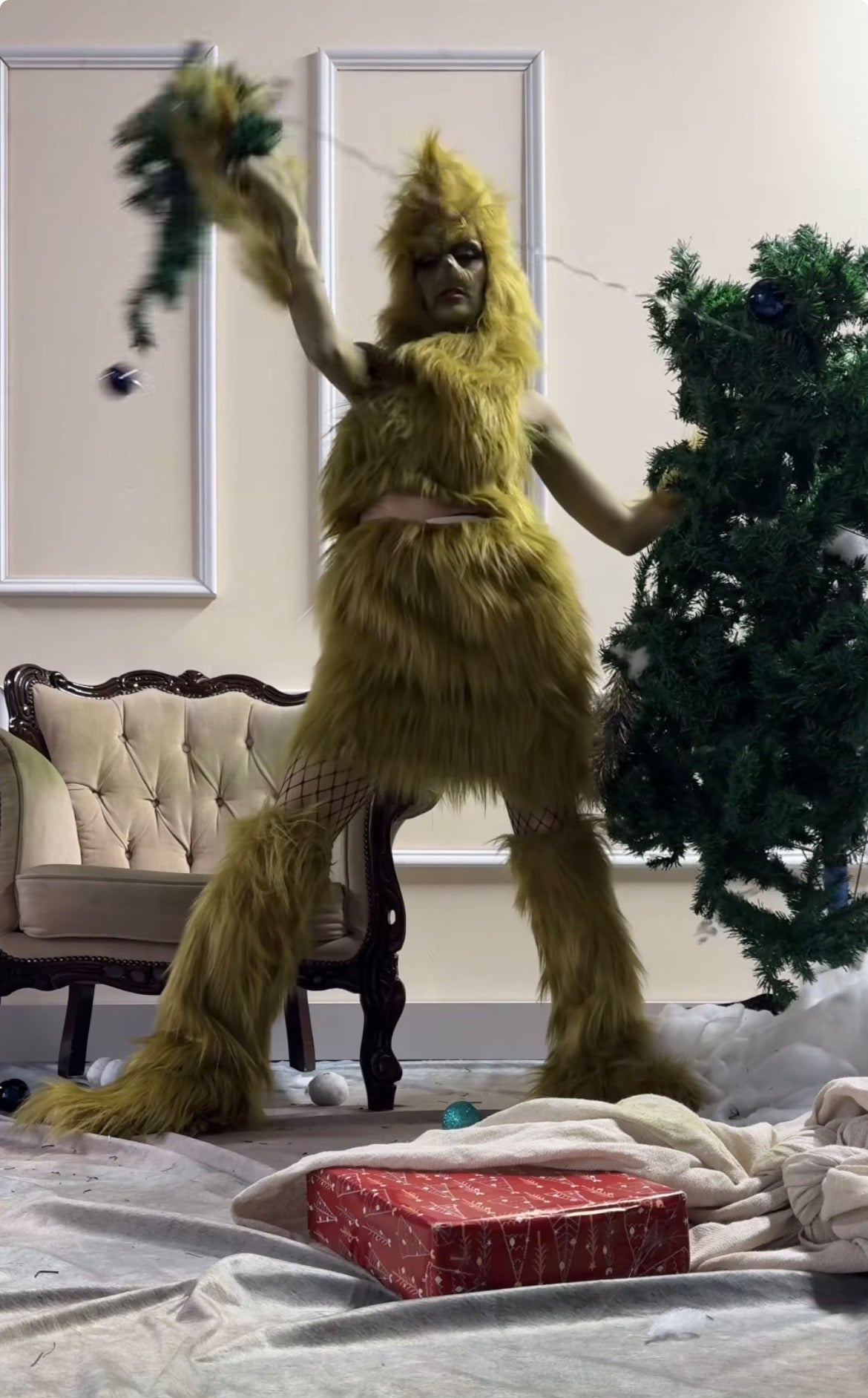 FULL FEMALE GRINCH FUR COSTUME SET
