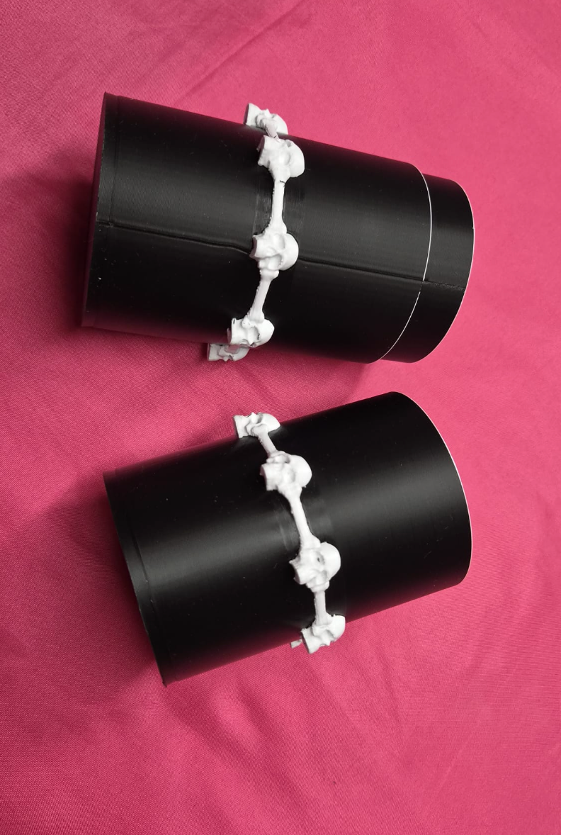 black and white brush holder 