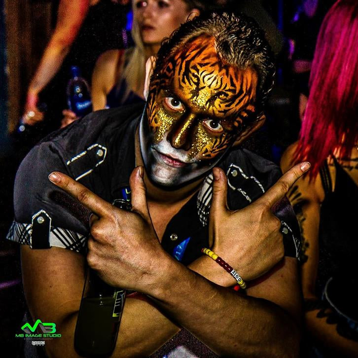 Airbrush artist for events, specializing in face and body painting, makeup artistry, based in Leicester.