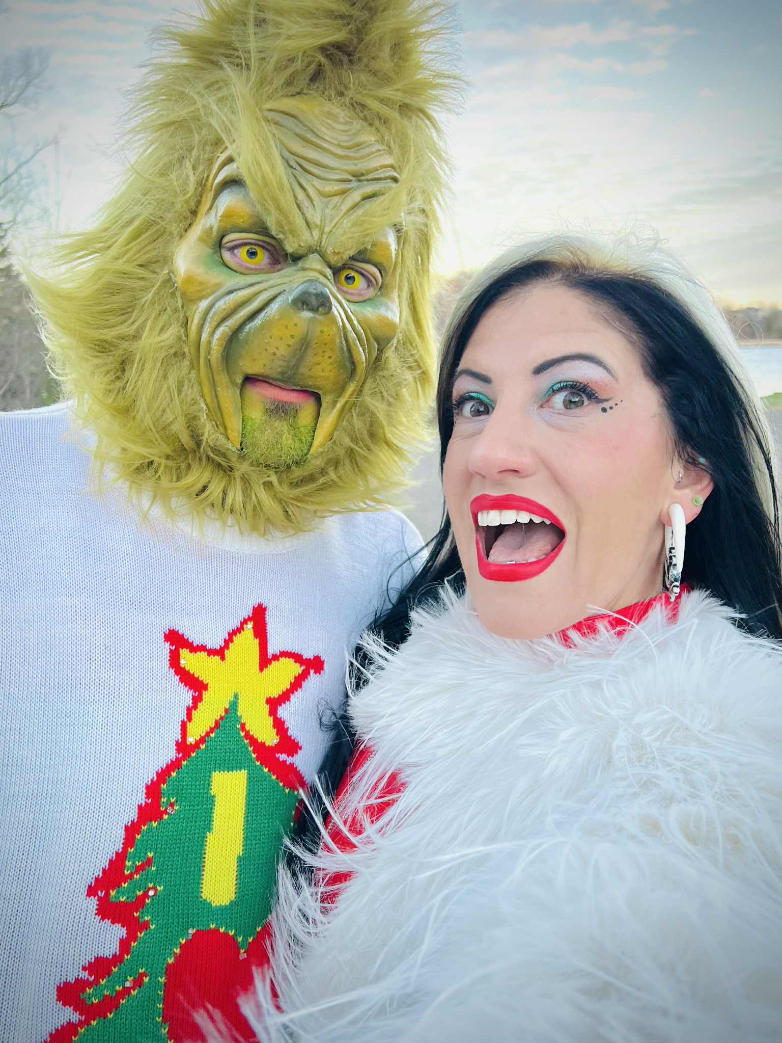 Realistic Grinch pull over latex mask with hair 