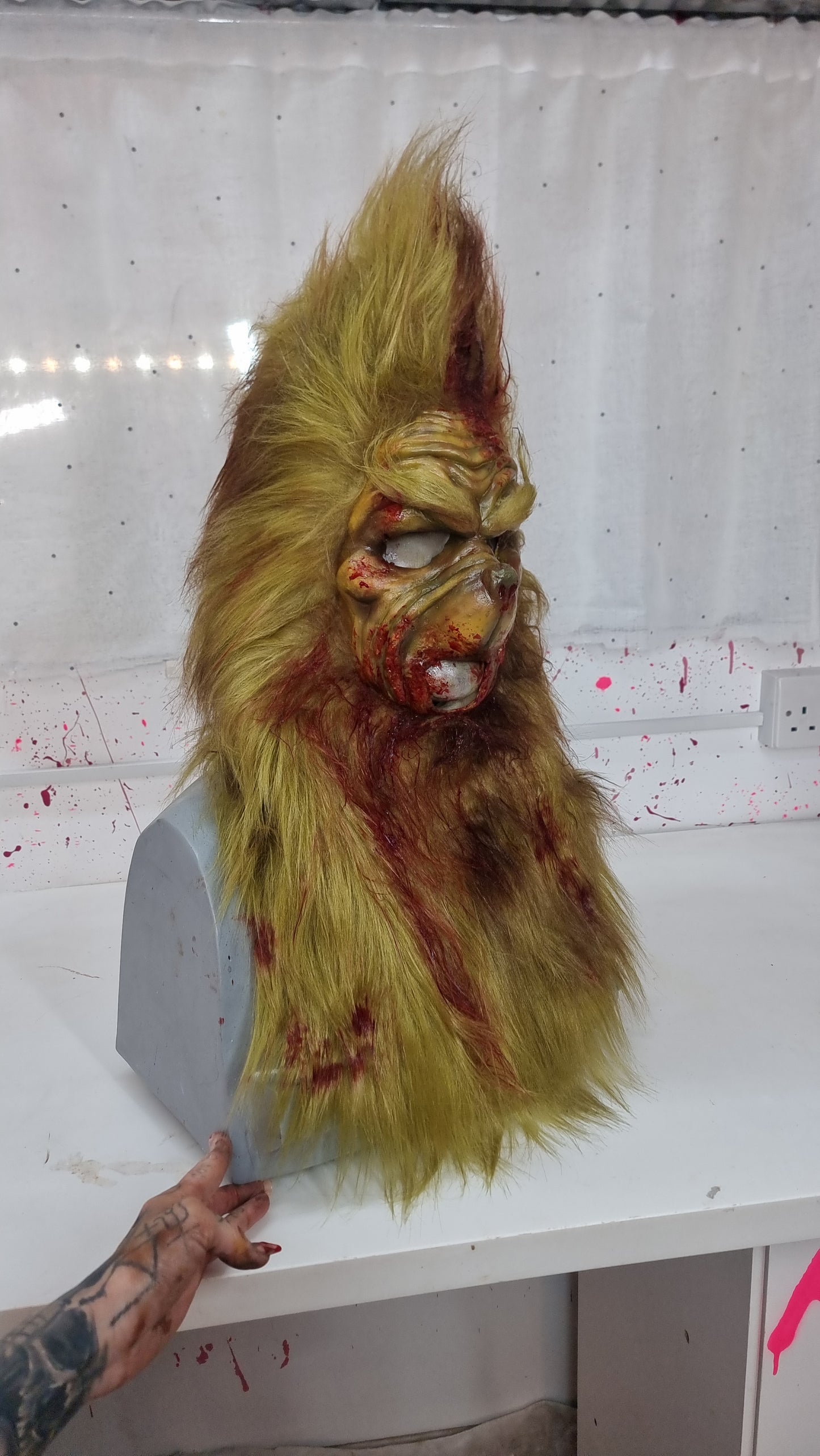 ZOMBIE PULL-OVER GRINCH MASK WITH FUR HOOD