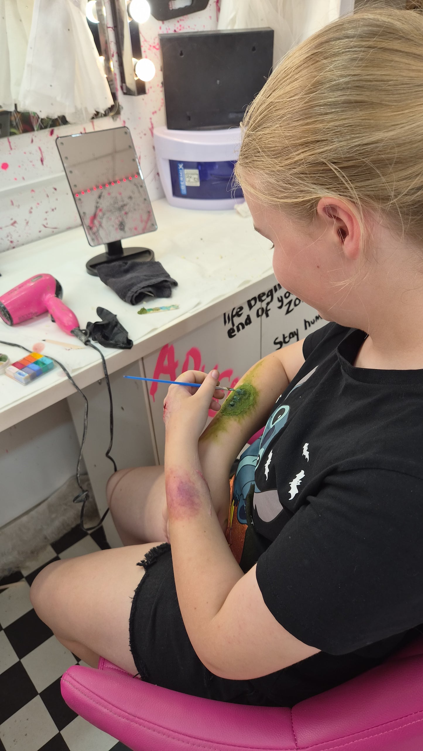 GROUP SFX MAKEUP WORKSHOP