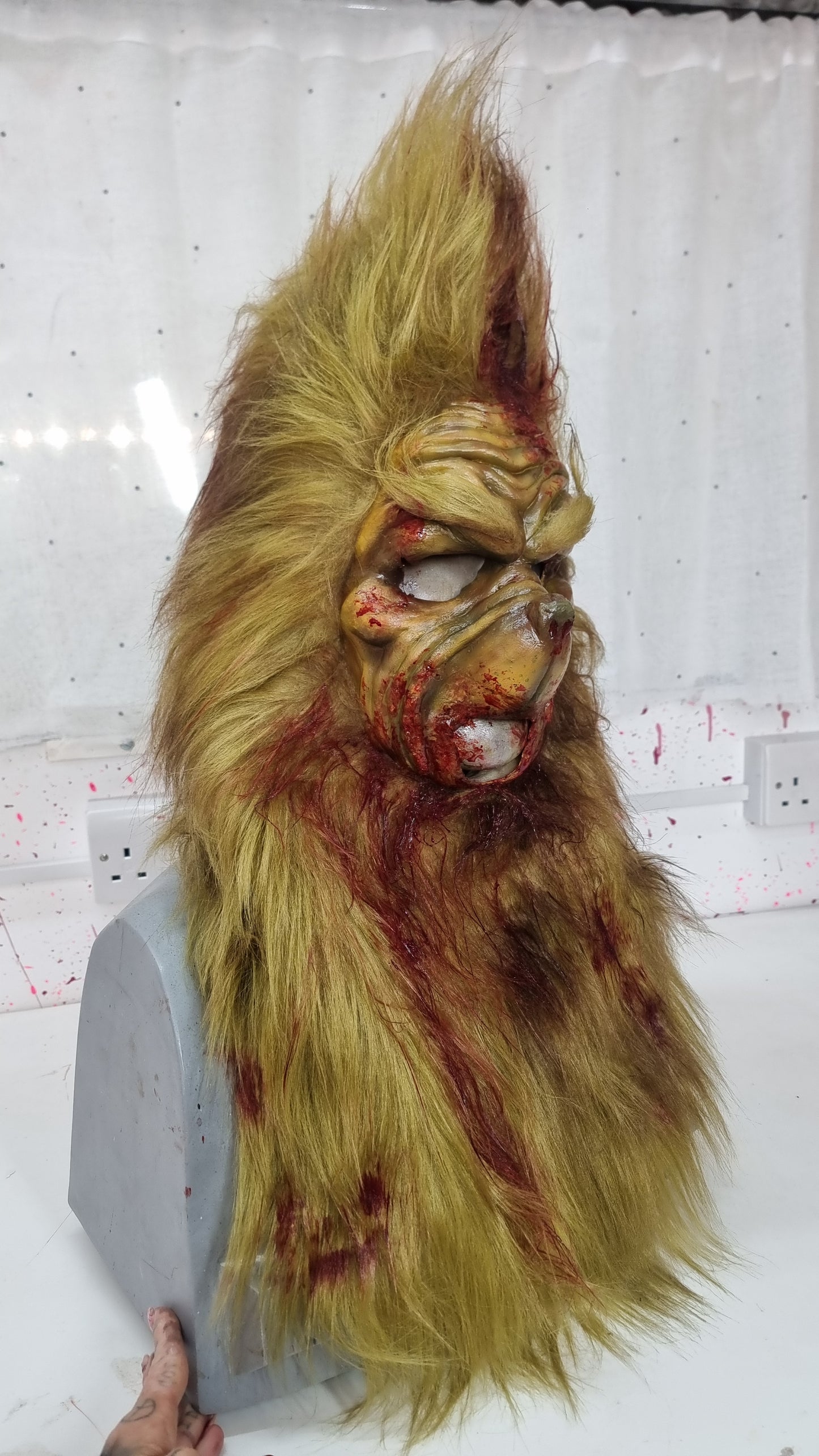 ZOMBIE PULL-OVER GRINCH MASK WITH FUR HOOD