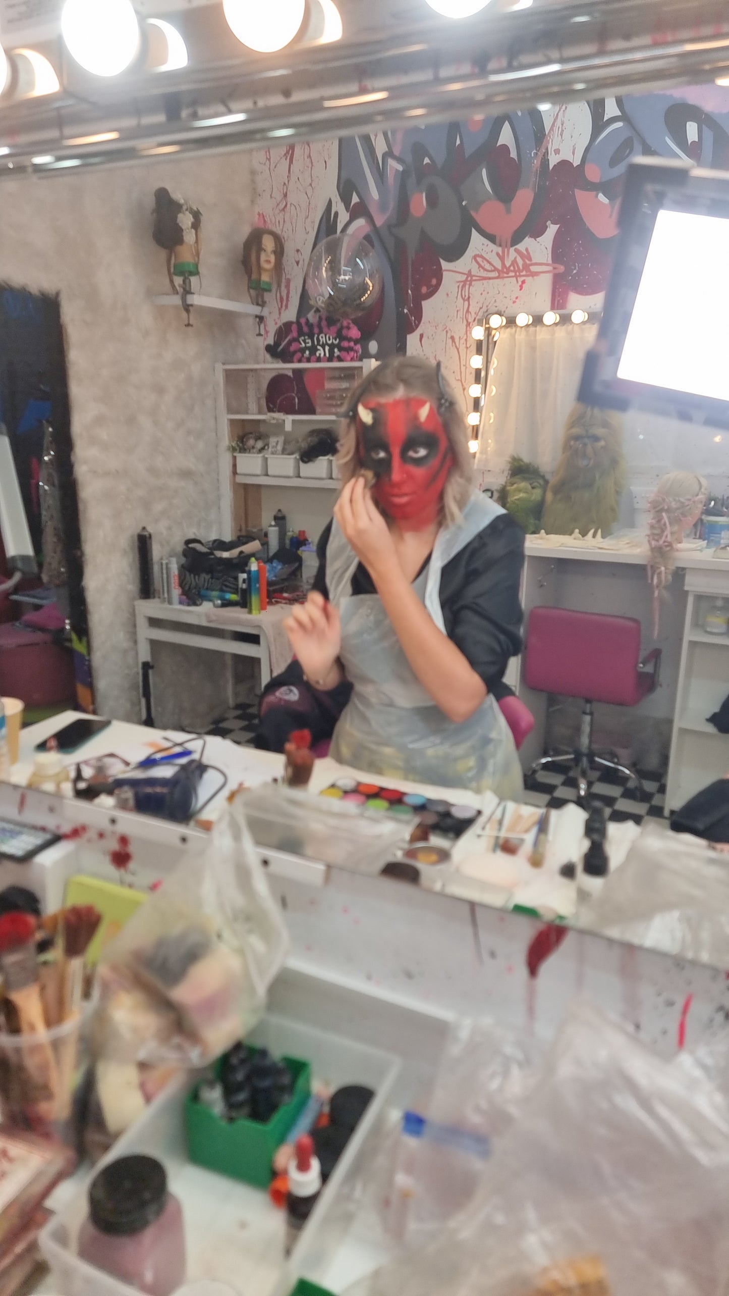 KO STUDIO TEEN CREATIVE MAKEUP & FX SUMMER CAMP