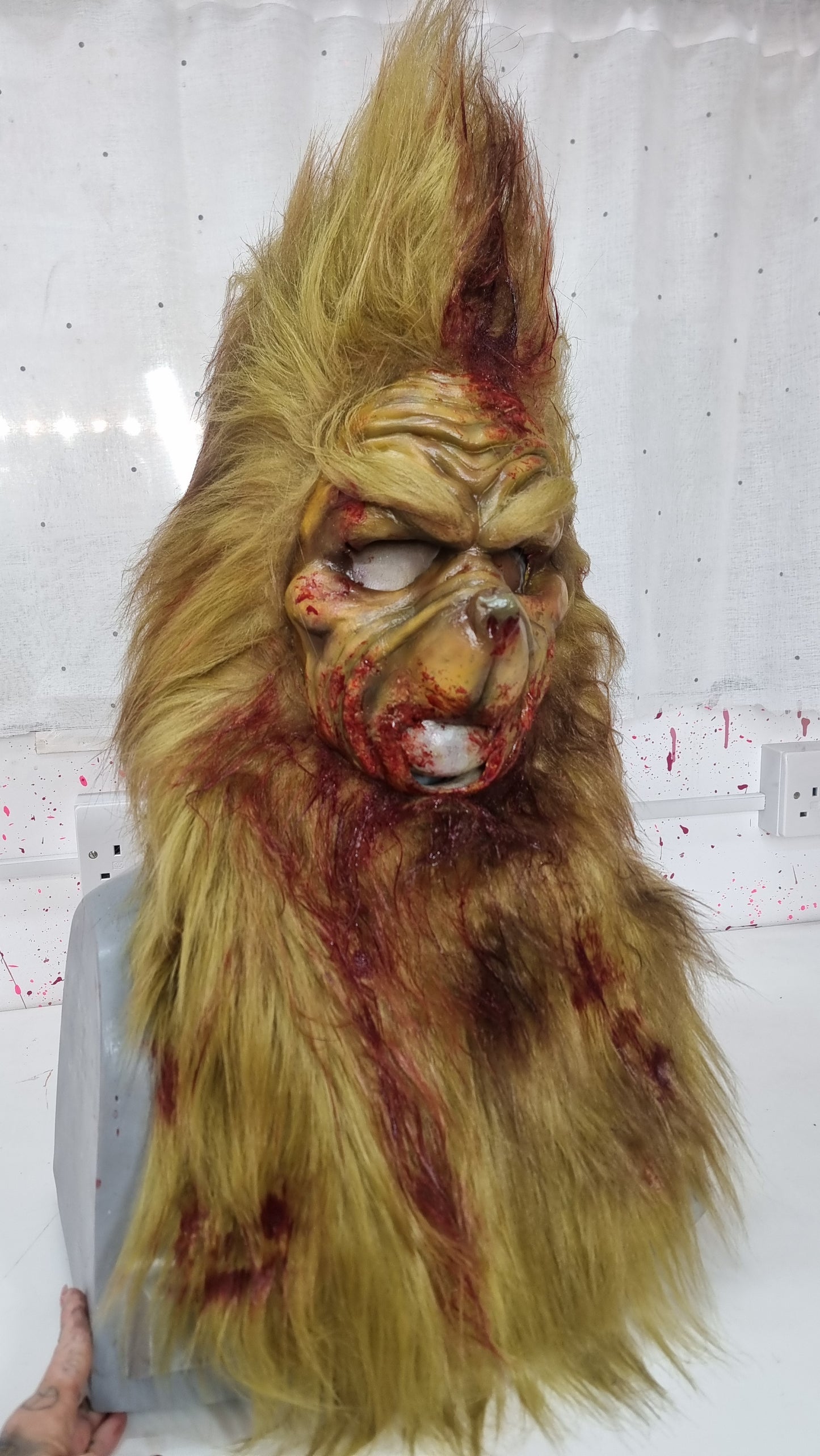 ZOMBIE PULL-OVER GRINCH MASK WITH FUR HOOD