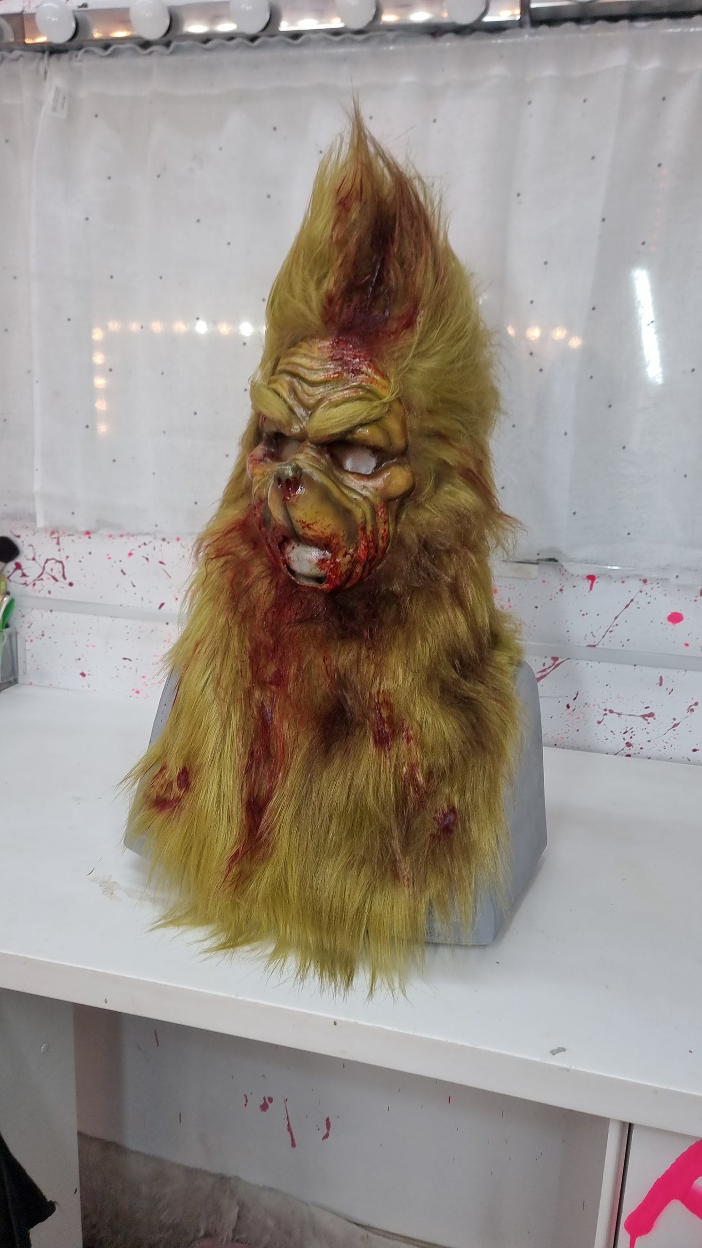 ZOMBIE PULL-OVER GRINCH MASK WITH FUR HOOD