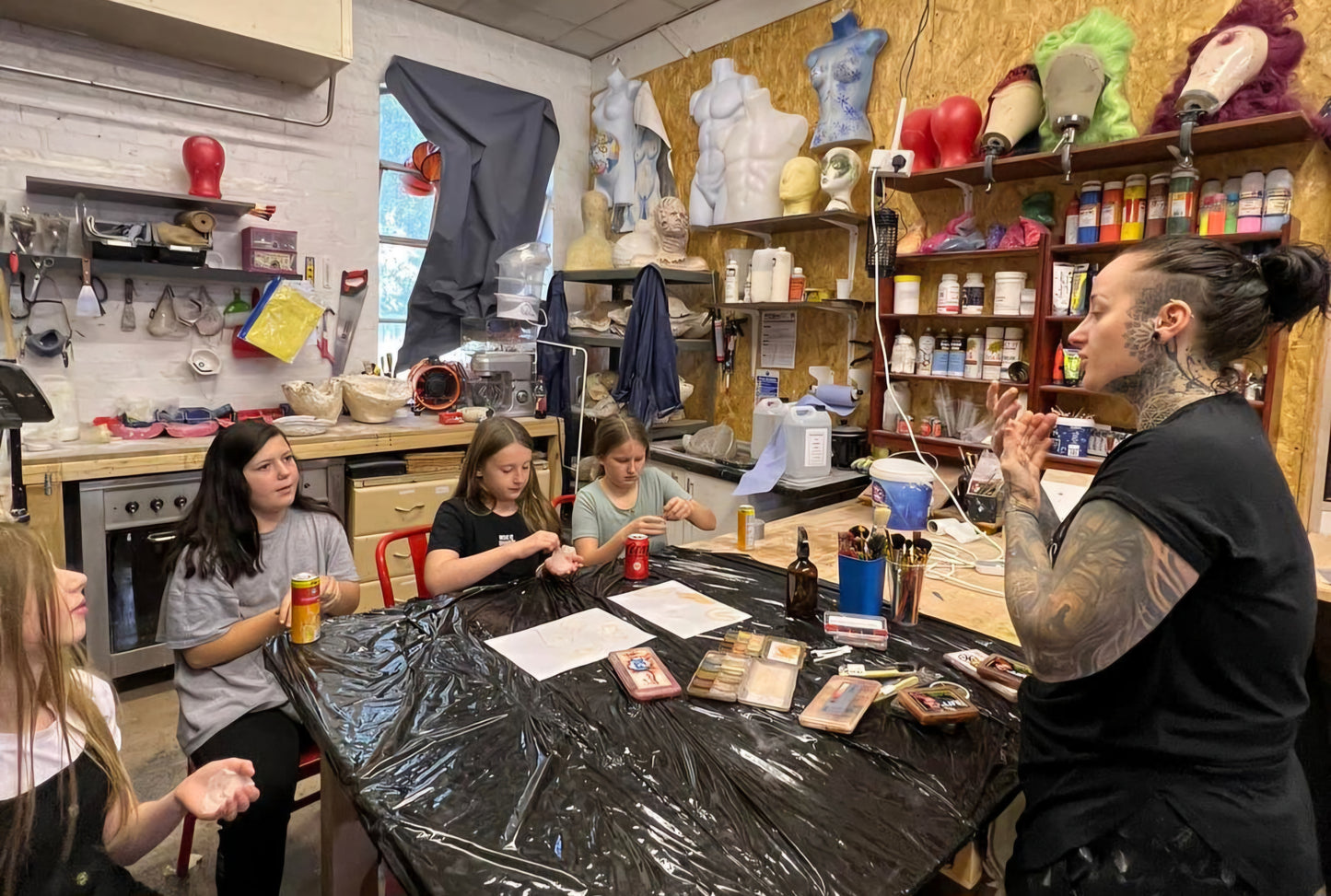 GROUP SFX MAKEUP WORKSHOP
