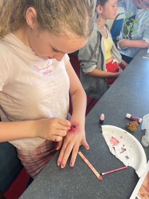 Special effects makeup courses for teens and young adults at KO Studio Leicester offer an introduction to beginner-friendly FX makeup.